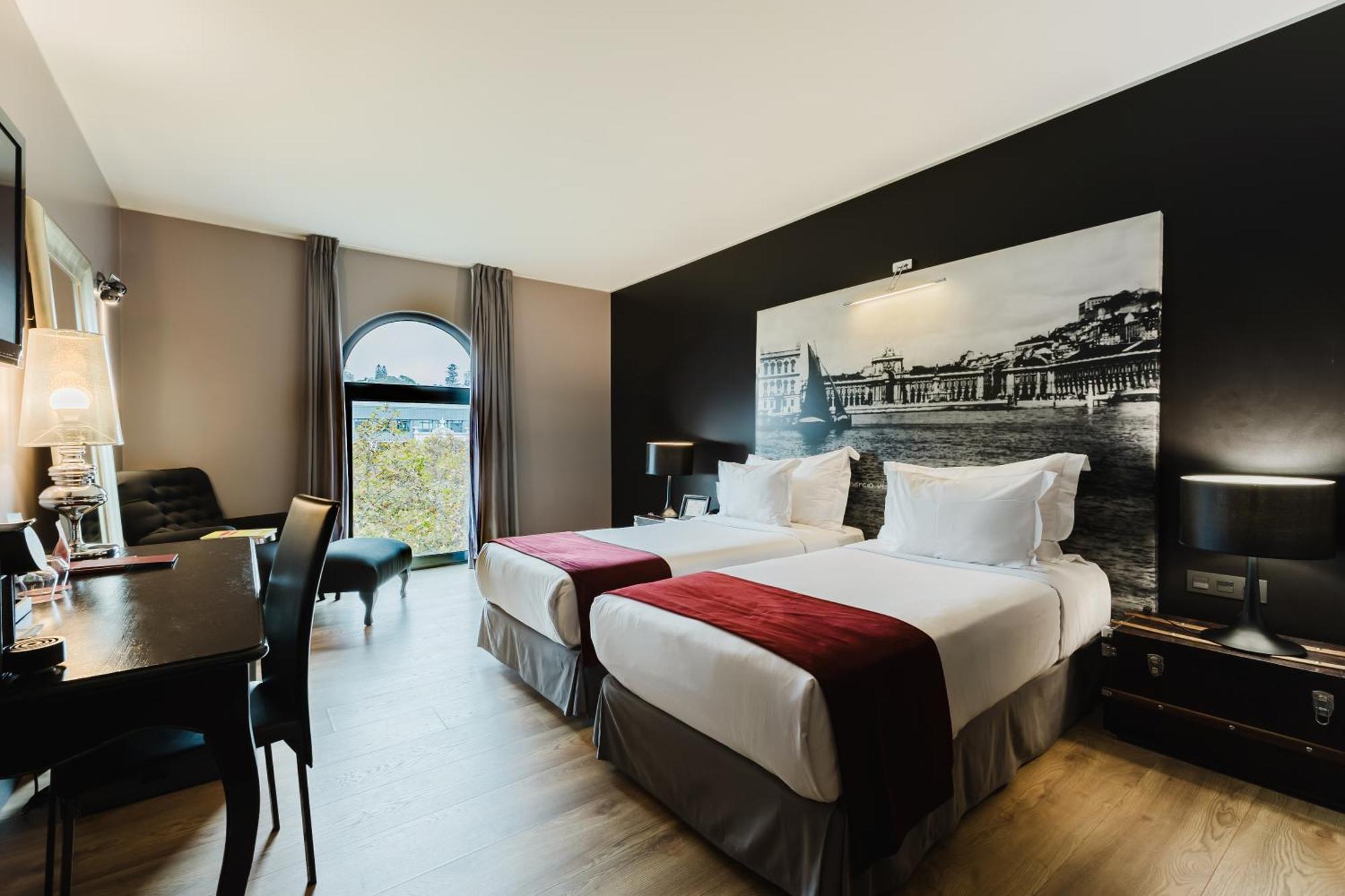 ליסבון 138 Liberdade Hotel מראה חיצוני תמונה Room at Hotel AC Palacio de Duero