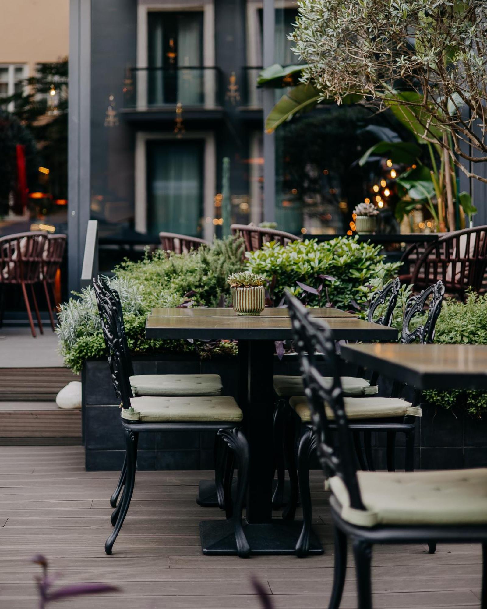 ליסבון 138 Liberdade Hotel מראה חיצוני תמונה The Terrace at The Ivy, St John's Wood
